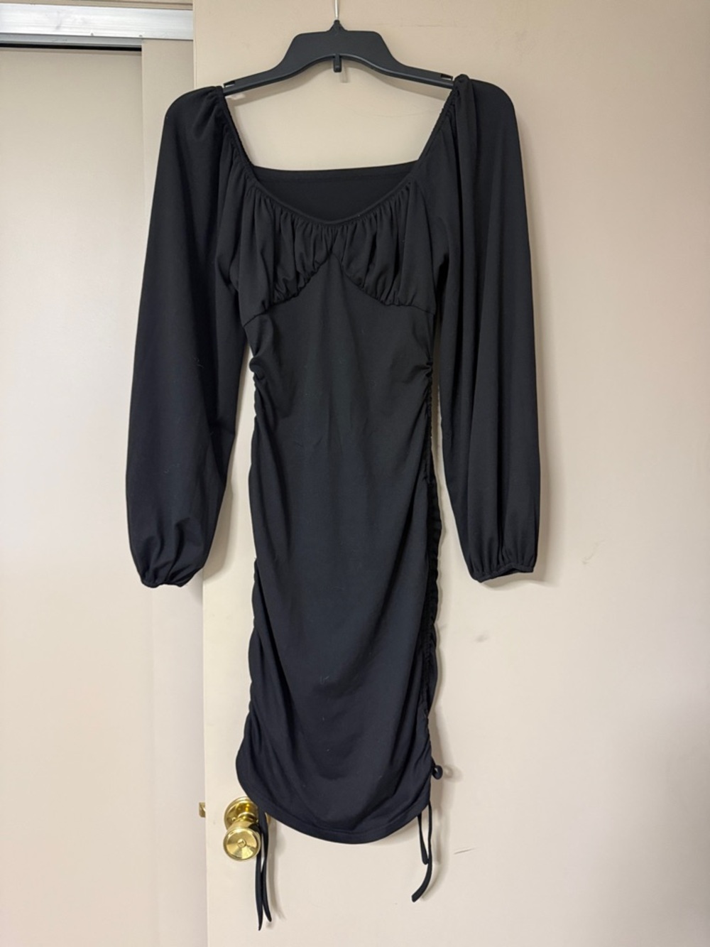Black Long-Sleeve Ruched Bodycon Dress